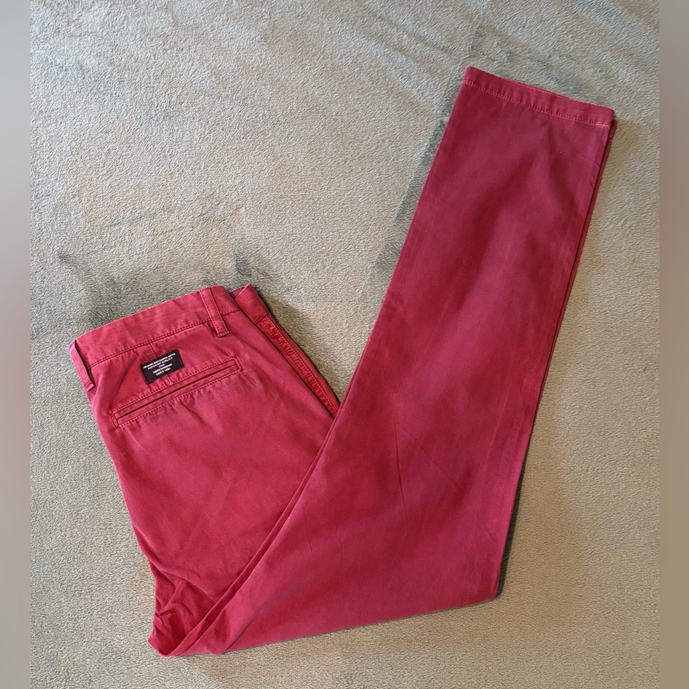 Armani Exchange Plum Chino Pants, size: W32R x L32. (5378)